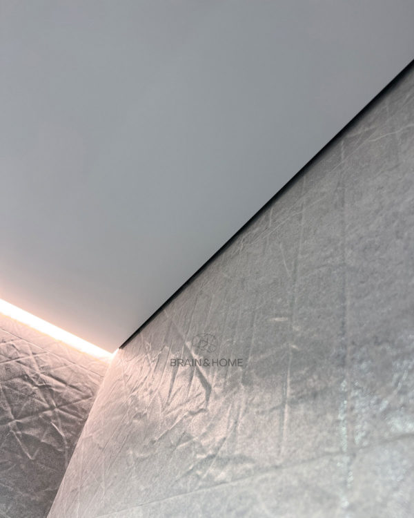 Стыковка парящего потолка с теневым потолком